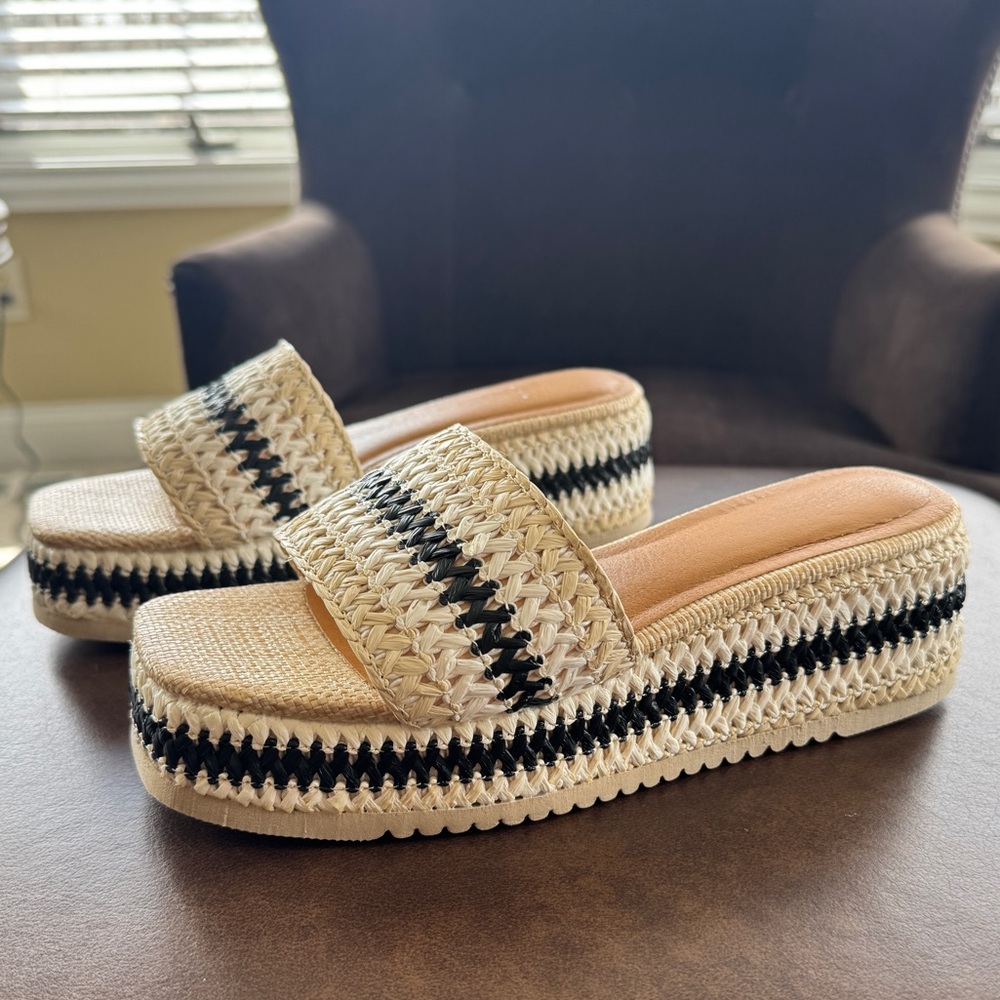 Dolce Vita Peggie platform sandals, size 7.5, excellent condition, worn once